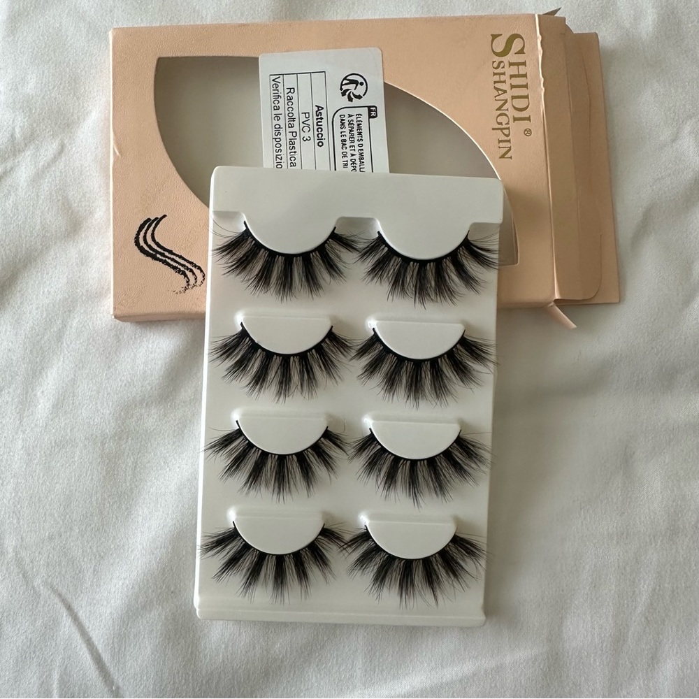 Lashes trip